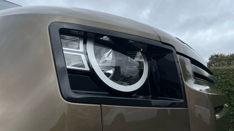 Land Rover Defender 3.0 D250 X-Dynamic S 90 3dr Auto Diesel Estate